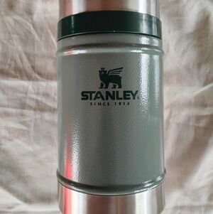 Stanley Classic Vacuum Bottle - Green and Silver